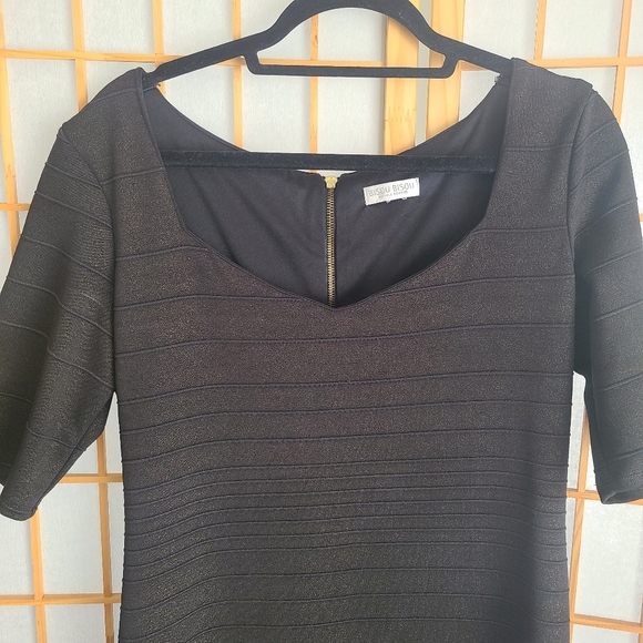 Bisou Bisou Black and Gold Dress - Picture 2 of 6